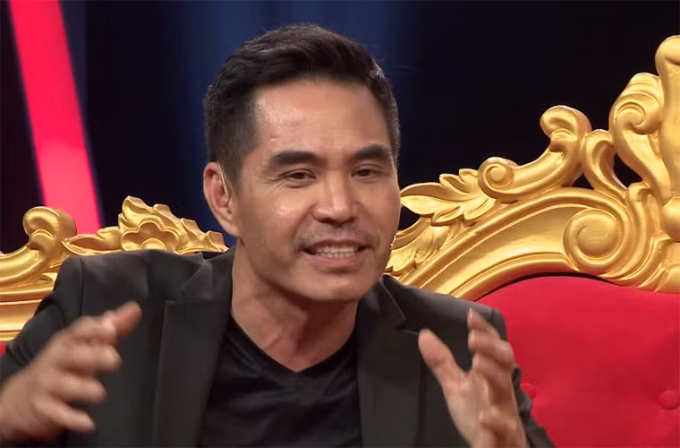 Sau tuyên bố ly hôn, trong một bài phỏng vấn, nam diễn viên sinh năm 1973 cho biết, anh thấy mệt mỏi với yêu đương, con cái, nên vẫn chưa thấy thiết tha với chuyện kết hôn lần nữa.