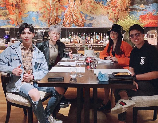 Tuy nhiên, cuộc tình Hương Giang - Matt Liu mới công khai đã gặp phải nhiều sóng gió. Mặc dù nữ ca sĩ đã lên tiếng cho biết sẽ hạn chế chia sẻ chuyện tình cảm trên mạng xã hội để tránh những đồn đoán không mong muốn, thế nhưng những động thái đầy ẩn ý mới đây nhất của cặp đôi lại đang làm dấy lên nghi vấn rạn nứt.