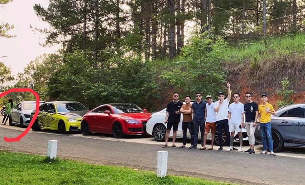 Trước đó, Hương Giang còn bị cho là lạc lõng giữa hội bạn thân của bạn trai mới trong một chuyến đi Đà Lạt.