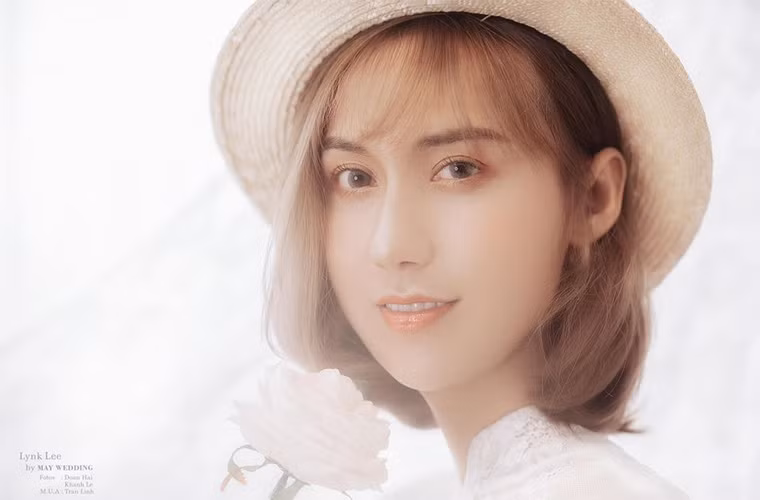 Đầu tháng 4/2020, giọng ca 8x lại quay clip khoe trên trang cá nhân anh đã chuyển giới từ nam sang nữ, tuy nhiên hiện vẫn chưa có người yêu như nhiều người đồn đại.