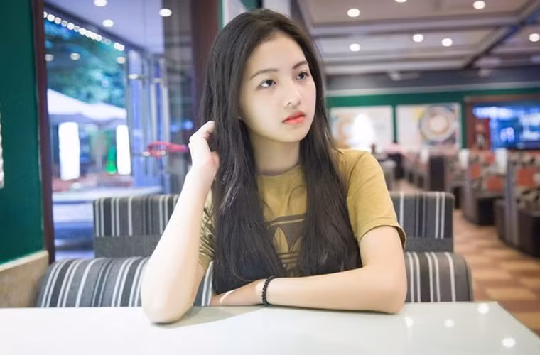 Nhưng chỉ đến khi xuất hiện trong hai bộ phim giờ vàng của VTV: "Nhà trọ Balanha" và "Tình yêu và tham vọng", Bích Ngọc mới thực sự gây chú ý.