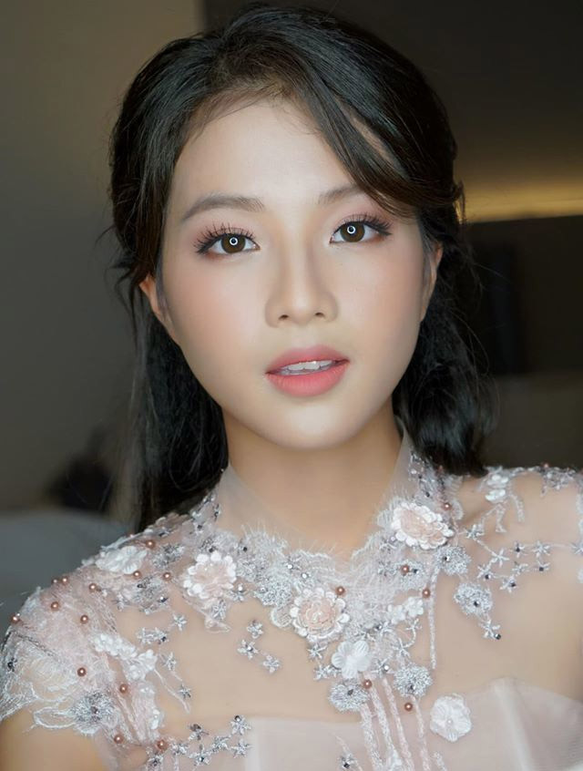 Trước hai phim "Nhà trọ Balanha" và "Tình yêu và tham vọng", hot girl Bích Ngọc đã tham gia một số phim như: Thạch Thảo, Đi qua mùa hạ, Tình khúc bạch dương...