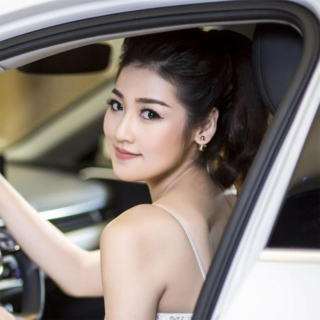 Cuộc sống sang chảnh của Tú Anh sau khi kết hôn: ở biệt thự, đi xe sang, dùng đồ hiệu, chồng giỏi giang, nhà chồng tâm lý, khiến ai nấy đều ghen tị với hạnh phúc của cô.