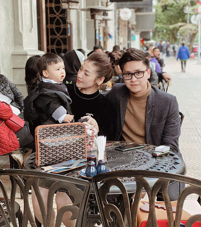 Được bố mẹ chồng và bố mẹ đẻ hỗ trợ cả trong công việc lẫn cuộc sống, nên sau khi sinh con trai, Tú Anh nhanh chóng trở lại với công việc ở showbiz và kinh doanh.