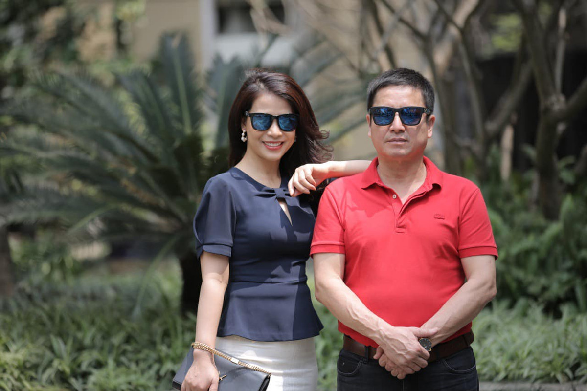 Nhân dịp bước sang tuổi lục tuần, nam nghệ sĩ còn làm thơ bày tỏ: "Hôm nay chạm tuổi sáu mươi/ Enjoy... ham sống gấp mười lần xưa/ Kinh nghiệm, độ quái hơi thừa/ Tình duyên trúc trắc... chuyện xưa, nói rồi!/ Tối ngày chỉ thích đi chơi/ Chẳng ham công việc, mệnh đời bỏ qua...".