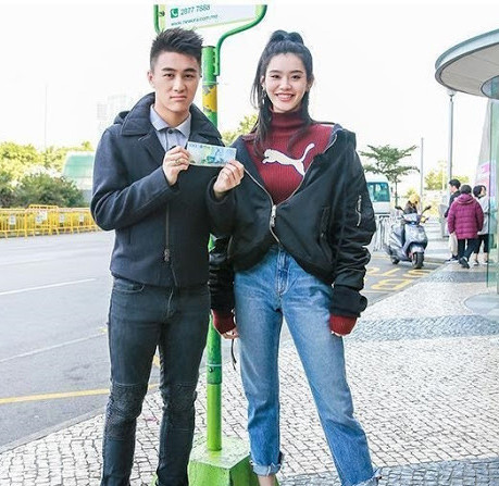 Chồng của Hề Mộng Dao là một doanh nhân. Anh là con trai út của Hà Hồng Sân và được ông rất yêu thương. Hà Du Quân rất giỏi toán và từng hai lần đoạt giải quốc gia và tốt nghiệp Viện công nghệ Massachusetts, sở hữu bằng Thạc sĩ tài chính.