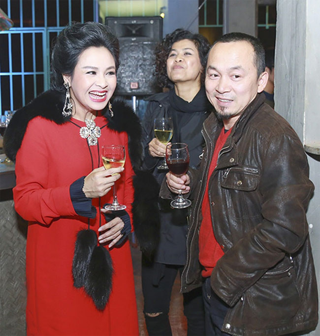 Năm 2015, khi Thanh Lam tổ chức một cuộc họp mặt truyền thông nhân dịp cô khai trương quán cà phê, Quốc Trung dắt cả vợ mới tới chúc mừng.