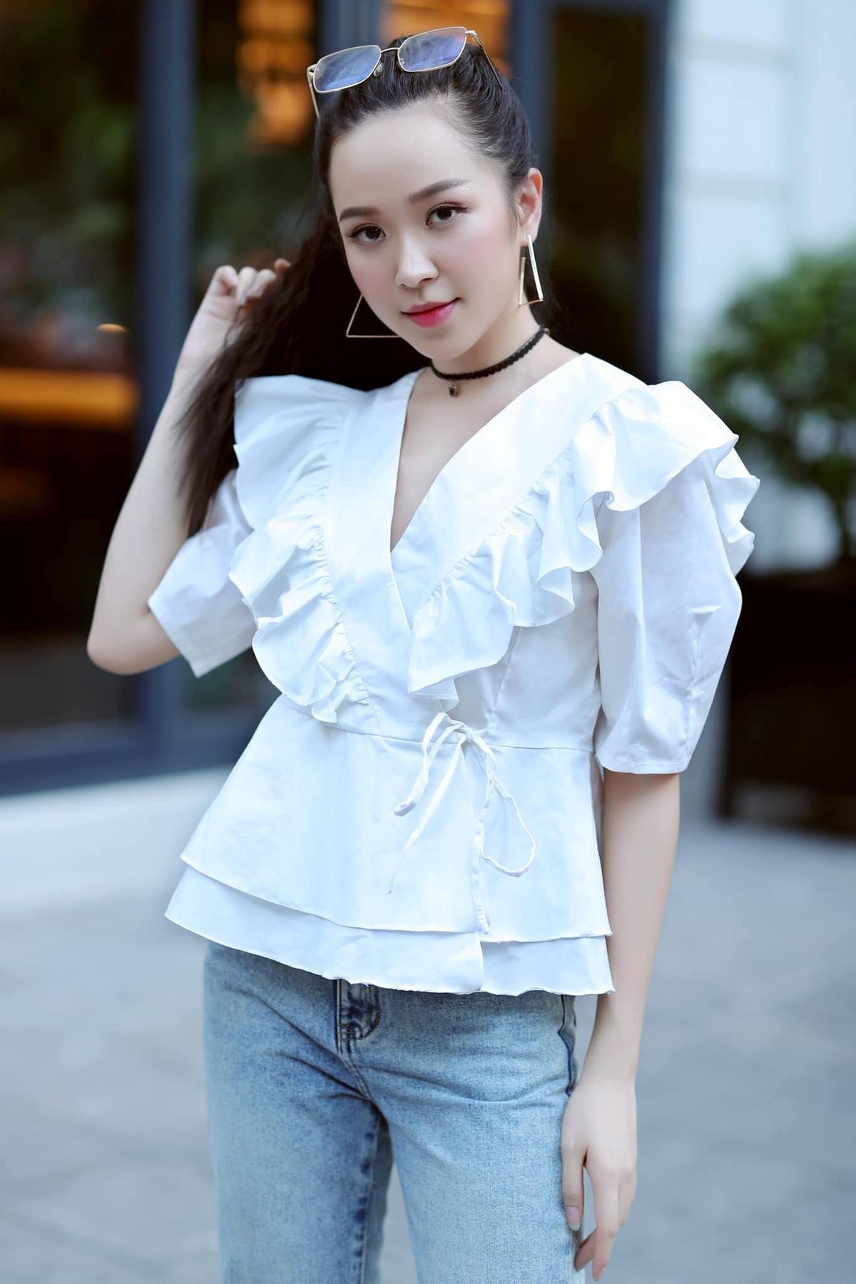 Ngắm nhan sắc trẻ trung, quyến rũ của nữ diễn viên giọng Quảng Trị trong phim "Lửa ấm".