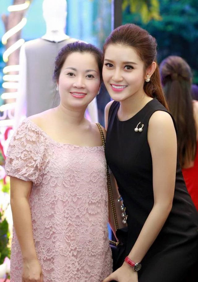 Nhan sắc mặn mà của mẹ Á hậu Huyền My.