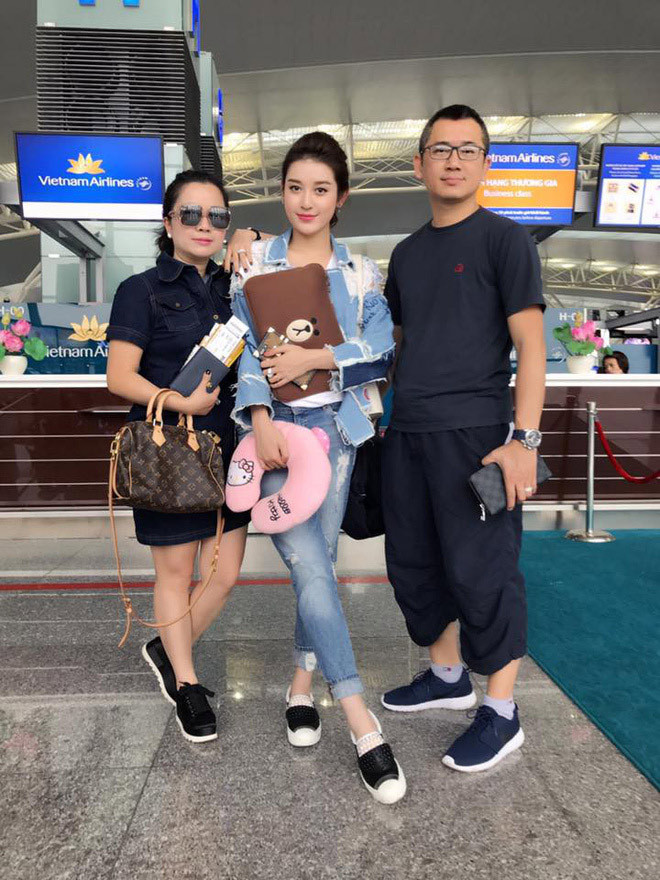 Mẹ Huyền My là chủ một thẩm mỹ viện nên sắc vóc và gu thẩm mỹ rất tốt.