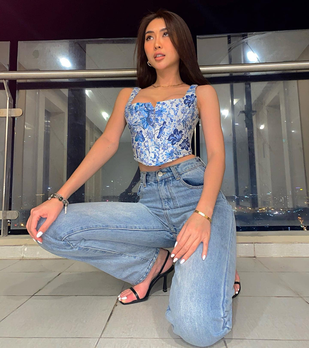 Hoa hậu tiết lộ trên trang cá nhân rằng, chế độ ăn uống của cô hầu như chỉ có rau luộc và thịt gà.