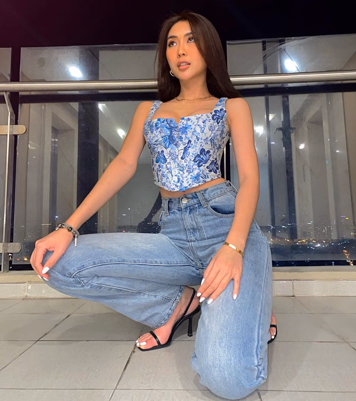 Hoa hậu tiết lộ trên trang cá nhân rằng, chế độ ăn uống của cô hầu như chỉ có rau luộc và thịt gà.