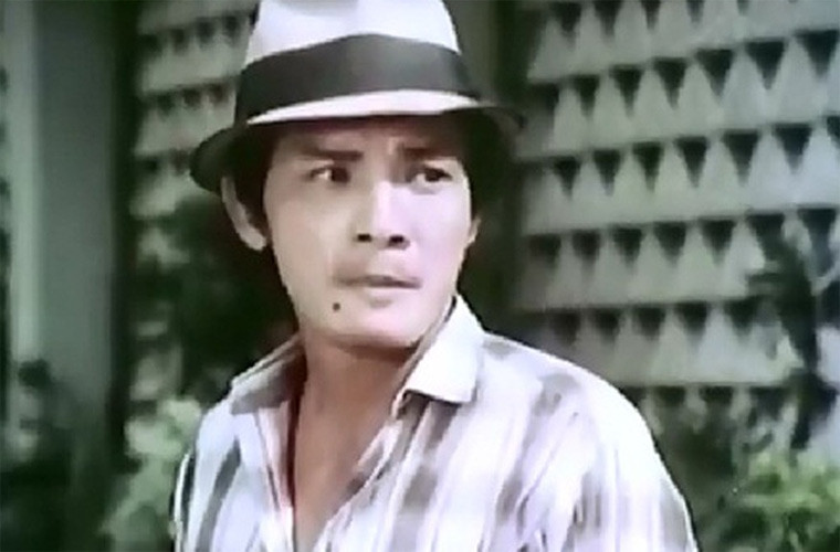 Nhờ tài diễn và vẻ phong trần, bụi bặm, nam diễn viên sinh năm 1956 được gọi là tài tử màn ảnh Việt lúc đó.