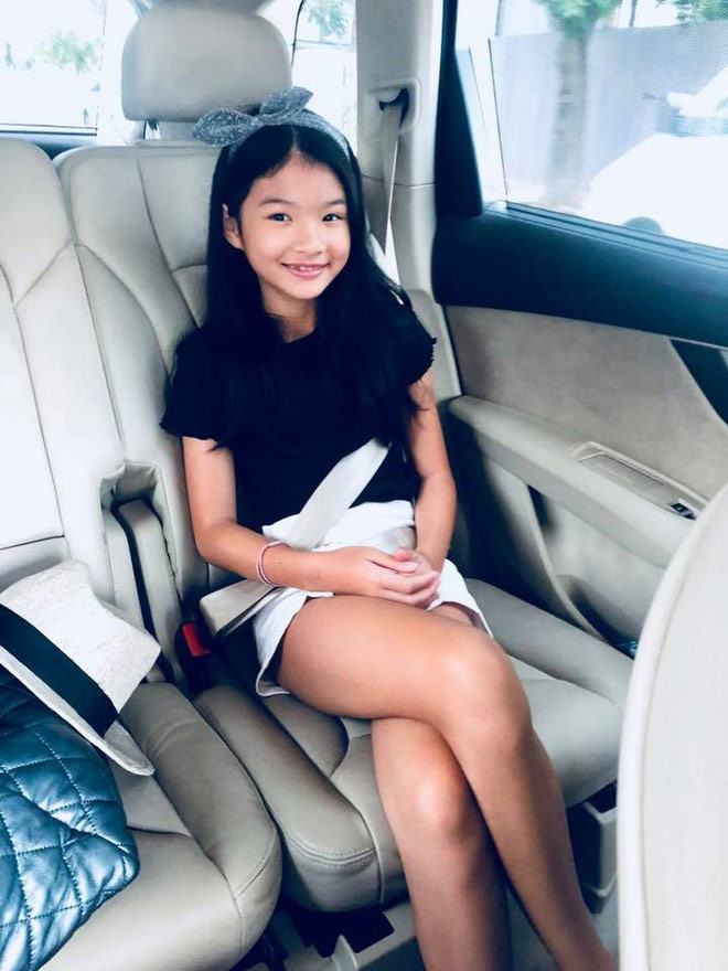 Từ nhỏ Bảo Tiên đã bộc lộ có năng khiếu nghệ thuật như hát, múa, diễn kịch...