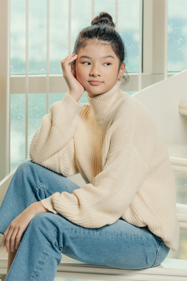 Mới 12 tuổi nhưng cô bé Bảo Tiên, con gái của Trương Ngọc Ánh và Trần Bảo Sơn đã được nhiều người dự đoán là một nhan sắc đầy triển vọng trong tương lai.