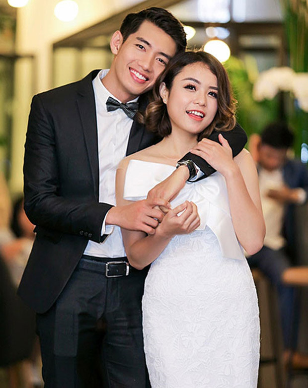 Về phía Quang Đăng, chia sẻ với báo giới, nam vũ công chỉ nói chung chung lý do chia tay là do hai người không có cùng quan điểm sống và yêu, và dù cả hai đã cố gắng để sửa cho phù hợp nhau nhưng không được. “Tôi là người chủ động nói về chuyện chia tay. Đó là việc tôi phải làm dù rất buồn. Và sau khi nói chia tay, lúc về nhà tôi đã khóc rất nhiều vì chẳng ai muốn chuyện đó xảy ra cả”, Quang Đăng giải thích.