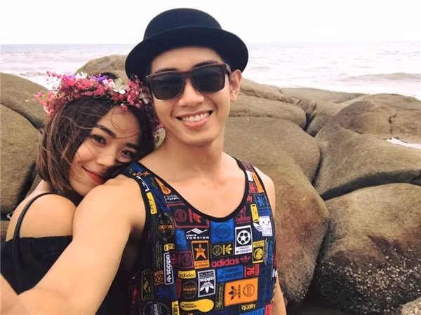 Có thông tin cho rằng, Quang Đăng và Thái Trinh chia tay vì nam vũ công ngoại tình. Tuy nhiên, Thái Trinh không trả lời thẳng báo giới về chuyện đó vì cho rằng mọi chuyện đã khép lại.