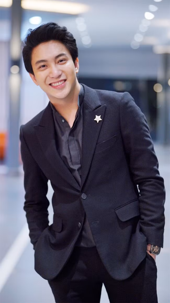 Chính vì thế, dù đã vào TP.HCM được 5 năm nhưng B Trần vẫn ở nhà thuê, đi xe thuê.