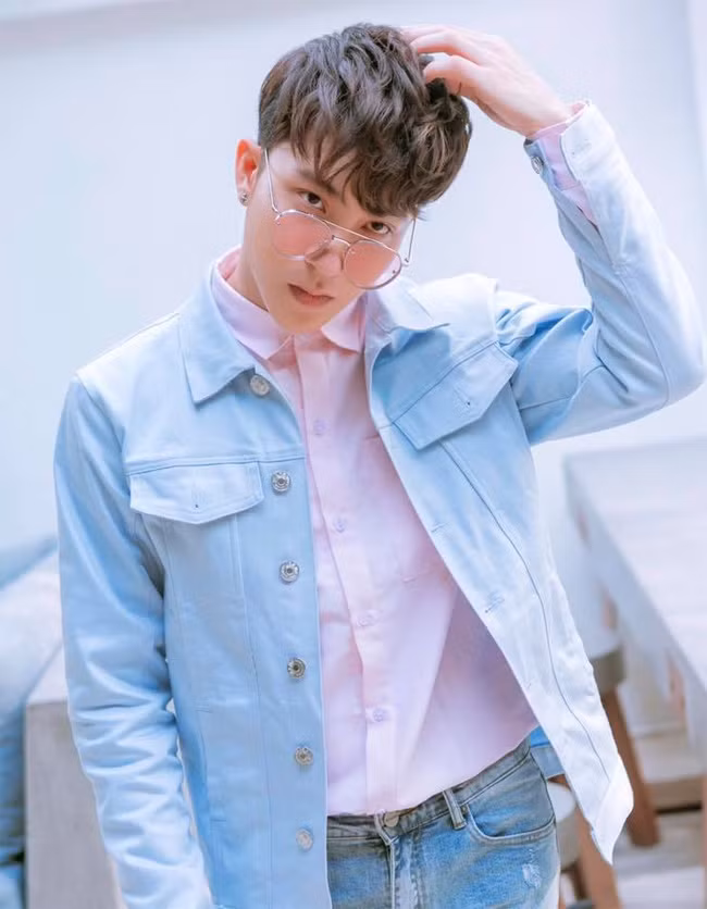 Ngoài ngoại hình điển trai, khả năng diễn xuất thì B Trần còn được yêu mến bởi là nam diễn viên sạch scandal.