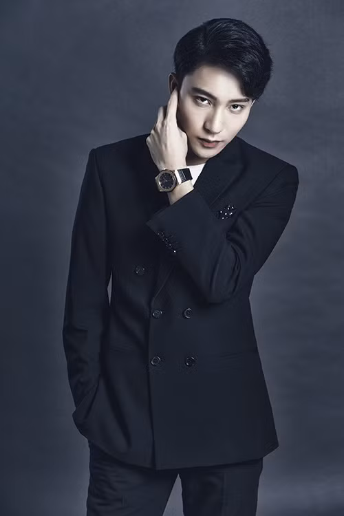 Những bộ phim mà Bê Trần từng đóng gồm: 100 ngày bên em, Vệ sĩ Sài Gòn, Hoa nở trái mùa, Vẽ đường cho yêu chạy…