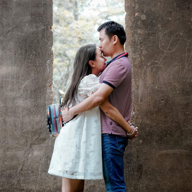 Van Hugo cong khai chong sap cuoi sau nhieu thang giau giem