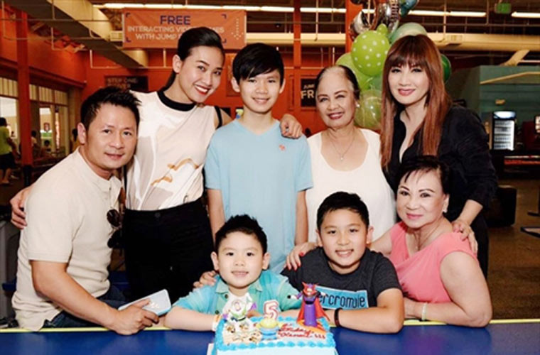 Thậm chí, khi Bằng Kiều yêu Hoa hậu Dương Mỹ Linh, Trizzie còn tỏ ra rất thân thiết với bạn gái của chồng, cùng nhau đi ăn uống vui vẻ.