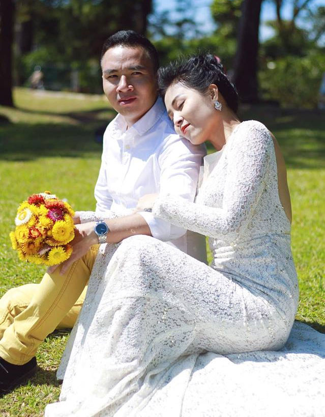 Hoàng Linh - Mạnh Hùng khiến mọi người rất ngưỡng mộ bởi những tình cảm lãng mạn và ngọt ngào mà hai người dành cho nhau.