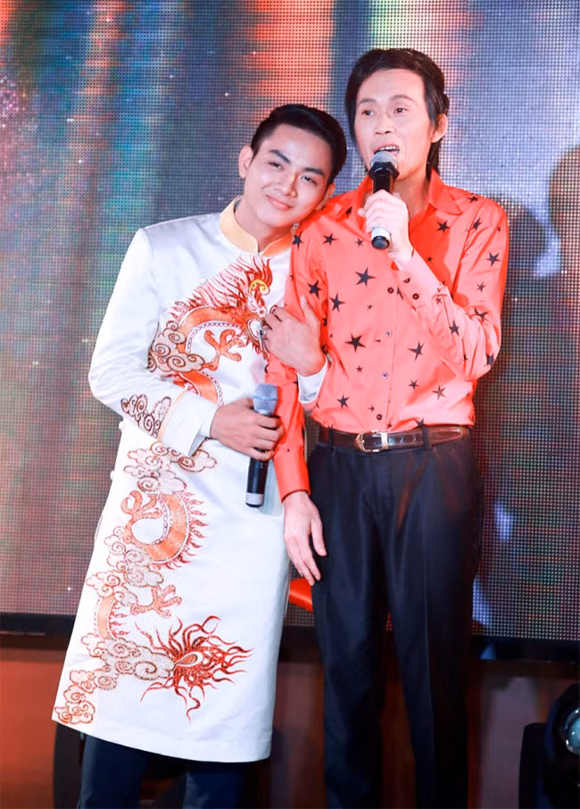 Gia đình Hoài Lâm đã phải cất công nhiều lần và được sự giúp đỡ của nghệ sĩ Lan Hương, mới được nghệ sĩ Hoài Linh nhận lời giúp đỡ.