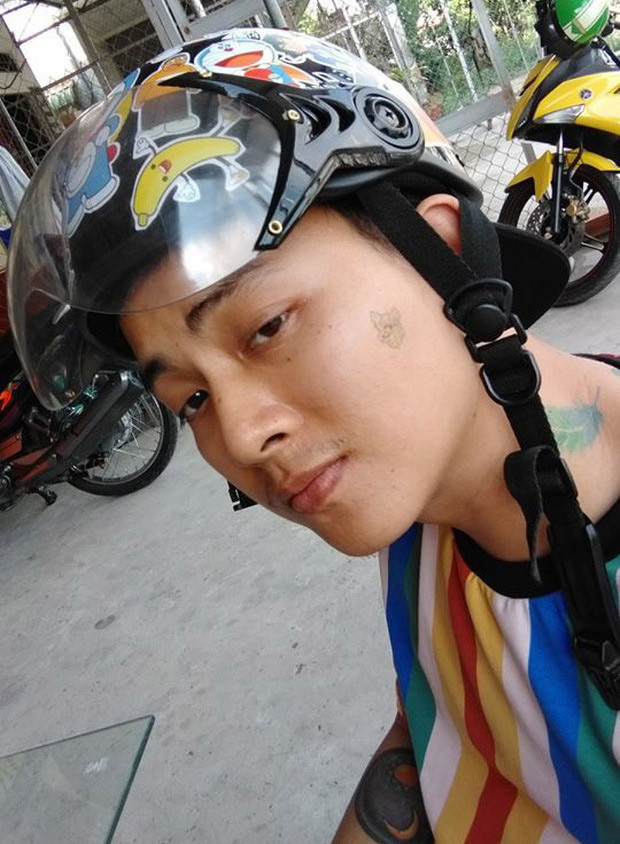 Đến cuối năm 2019, khi không thấy Hoài Lâm xuất hiện cùng vợ con trên trang cá nhân, mọi người được biết anh đang ở quê chữa bệnh.