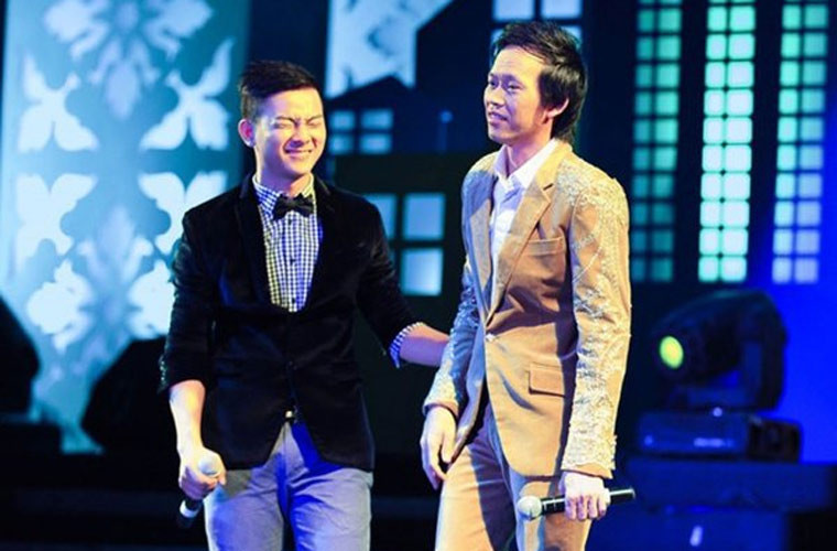 14 tuổi, Hoài Lâm đi hát. 16 tuổi, nhờ có Hoài Linh, Hoài Lâm được đích thân Đàm Vĩnh Hưng rèn giũa về thanh nhạc. Không những thế anh còn được Hoài Linh tạo điều kiện để diễn các show tại Paris by night.