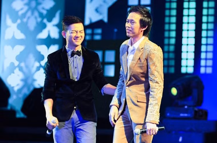 14 tuổi, Hoài Lâm đi hát. 16 tuổi, nhờ có Hoài Linh, Hoài Lâm được đích thân Đàm Vĩnh Hưng rèn giũa về thanh nhạc. Không những thế anh còn được Hoài Linh tạo điều kiện để diễn các show tại Paris by night.