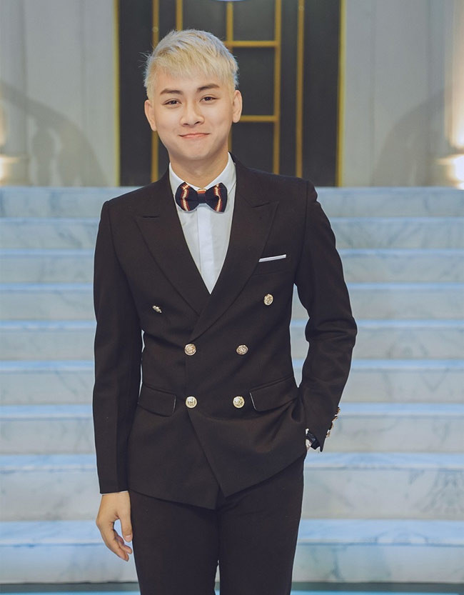 Từ bước đệm Quán quân Gương mặt thân quen 2014, Hoài Lâm nhanh chóng gặt hái thành công trong showbiz nhờ ngoại hình điển trai, giọng hát ngọt ngào.