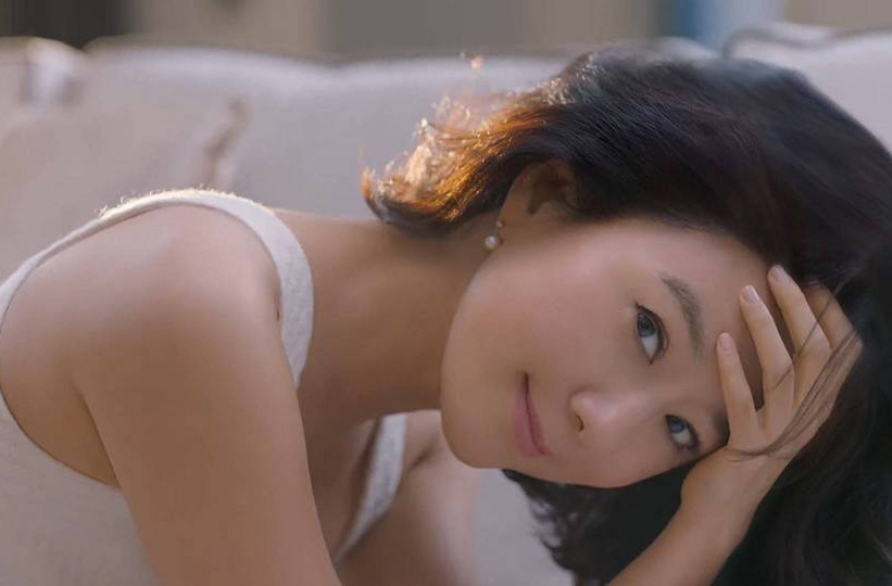 Kim Hee Ae đã có 37 năm trong nghề diễn và bộ phim đầu tiên cô đóng năm 17 tuổi là “The First Day of the Twentieth Year”. Sau đó là những bộ phim gây ấn tượng như: “Vòng xoáy tham vọng”, “Quý bà cảnh sát”, “Sát nhân học đường”,…