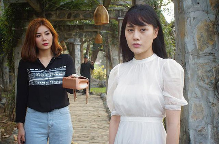 Phân cảnh Lan dạy Quỳnh (Phương Oanh) quy tắc trong nghề làm gái, với nét mặt và phong thái thể hiện sự từng trải, bất cần của một cave lâu năm khiến nữ diễn viên tạo ấn tượng với khán giả.