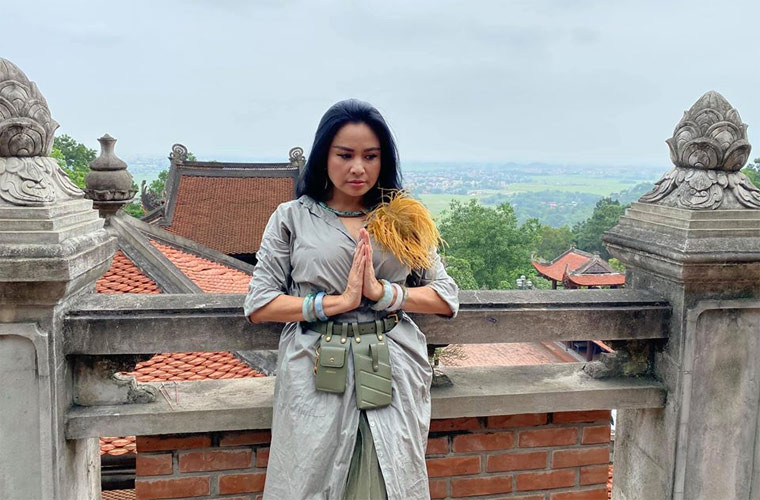 Nhưng sau đó, qua những tâm sự của giọng ca 51 tuổi về những câu chuyện tình cô đã trải qua, thì ngoài tình yêu mãnh liệt dành cho Thanh Lam, anh còn dành cho cô cả tình thương, lo lắng thực sự cho người yêu.