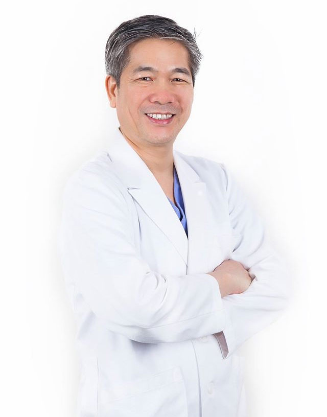 Tình mới của Thanh Lam là bác sĩ Bùi Tiến Hùng, sinh năm 1962, hiện là Giám đốc chuyên môn Bệnh viện mắt quốc tế Nhật Bản.