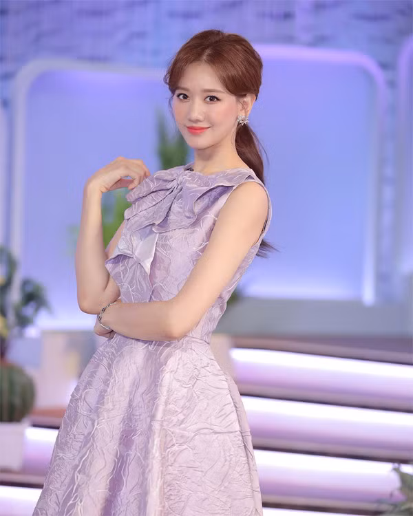 Hari Won, Lan Ngoc va dan sao Viet chien thang ung thu the nao?