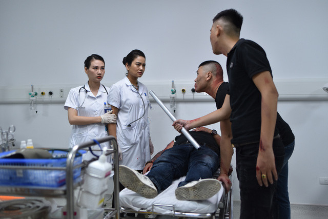 “Chính thất” phim Lửa ấm Thúy Hằng: Xinh đẹp, là CEO một công ty lớn “Chinh that” phim Lua am Thuy Hang: Xinh dep, la CEO mot cong ty lon