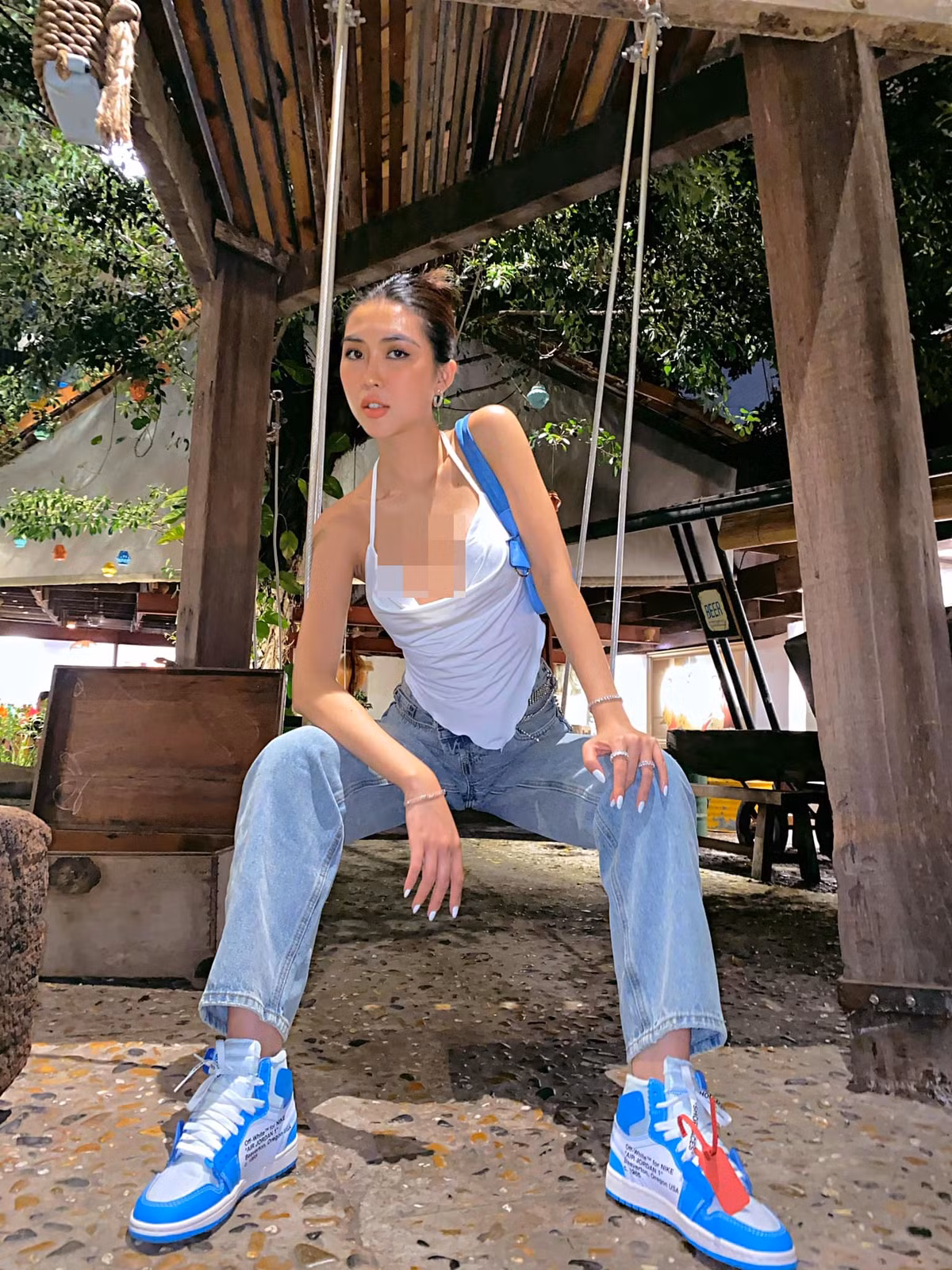 Tuy vậy, không ít fan bày tỏ thích hình ảnh một Tường Linh dịu dàng, kín đáo của ngày xưa hơn.