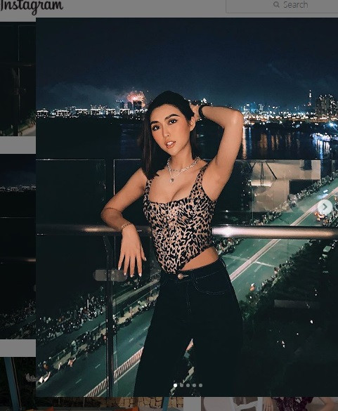 Chân dài thường xuyên tập gym, chạy bộ, tập sexy dance và áp dụng chế độ ăn uống khoa học để duy trì vóc dáng vạn người mê.