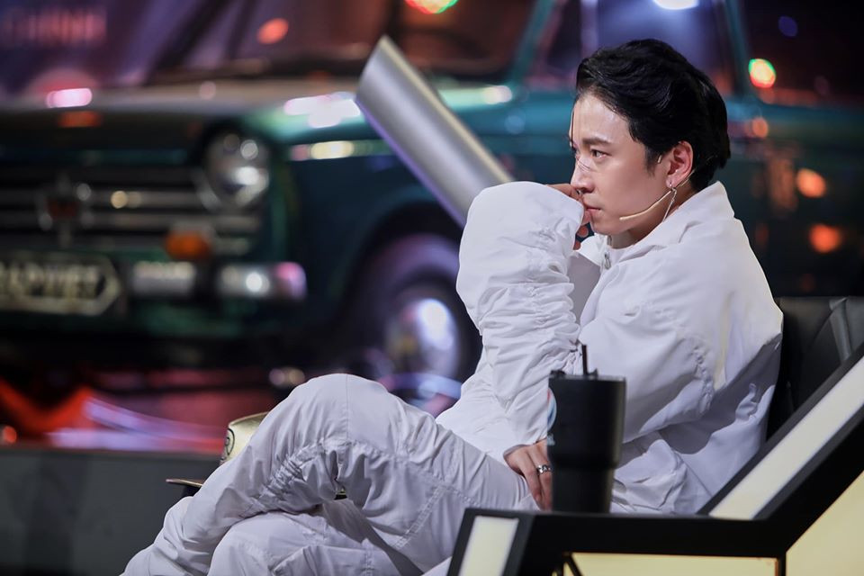 Karik nhận được sự chú ý của đông đảo khán giả khi làm HLV Rap Việt năm nay. Anh hiện có gần 2 triệu lượt follow trên trang Fanpage cá nhân.