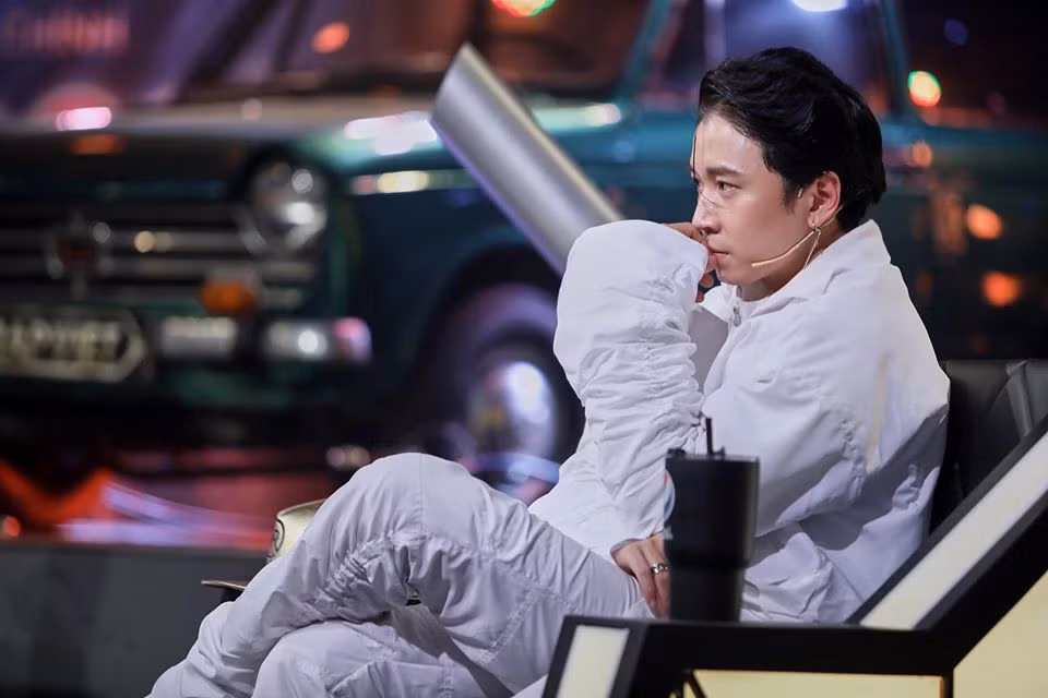 Karik nhận được sự chú ý của đông đảo khán giả khi làm HLV Rap Việt năm nay. Anh hiện có gần 2 triệu lượt follow trên trang Fanpage cá nhân.