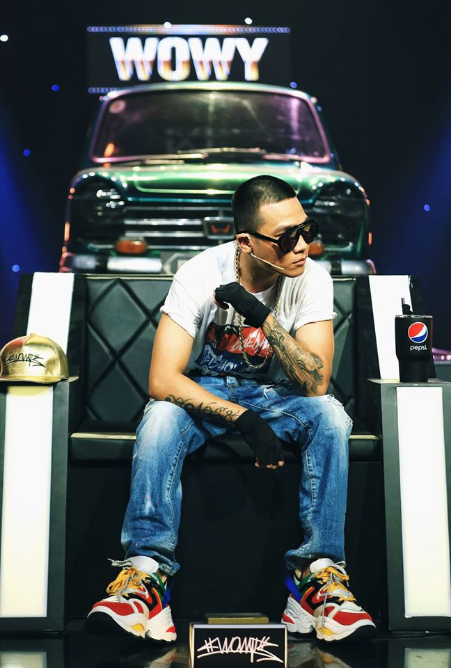 Giống như Suboi, HLV Rap Việt Wowy tiếp cận với hip-hop từ khá sớm. Anh được mệnh danh la ''Lão đại'' trong giới Underground miền Nam.