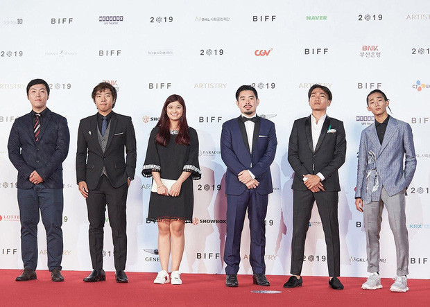 Wowy từng gây chú ý khi vừa là diễn viên vừa là người thể hiện nhạc phim cho "Ròm" - bộ phim điện ảnh thắng giải cao nhất tại Liên hoan phim Quốc Tế Busan 2019.