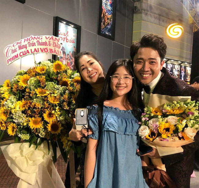 Mặc dù con gái có năng khiếu nghệ thuật nhưng NSND Hồng Vân không cho con tham gia đóng phim, đóng kịch sớm mà dành thời gian để học.