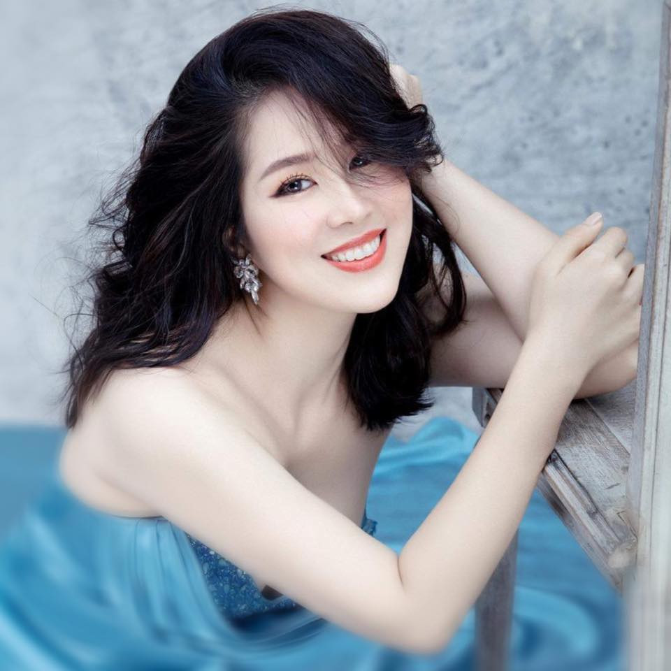 Để lấy lại vóc dáng thon gọn sau khi sinh con, nữ diễn viên thường xuyên chạy bộ, tập gym và áp dụng chế độ ăn uống khoa học.