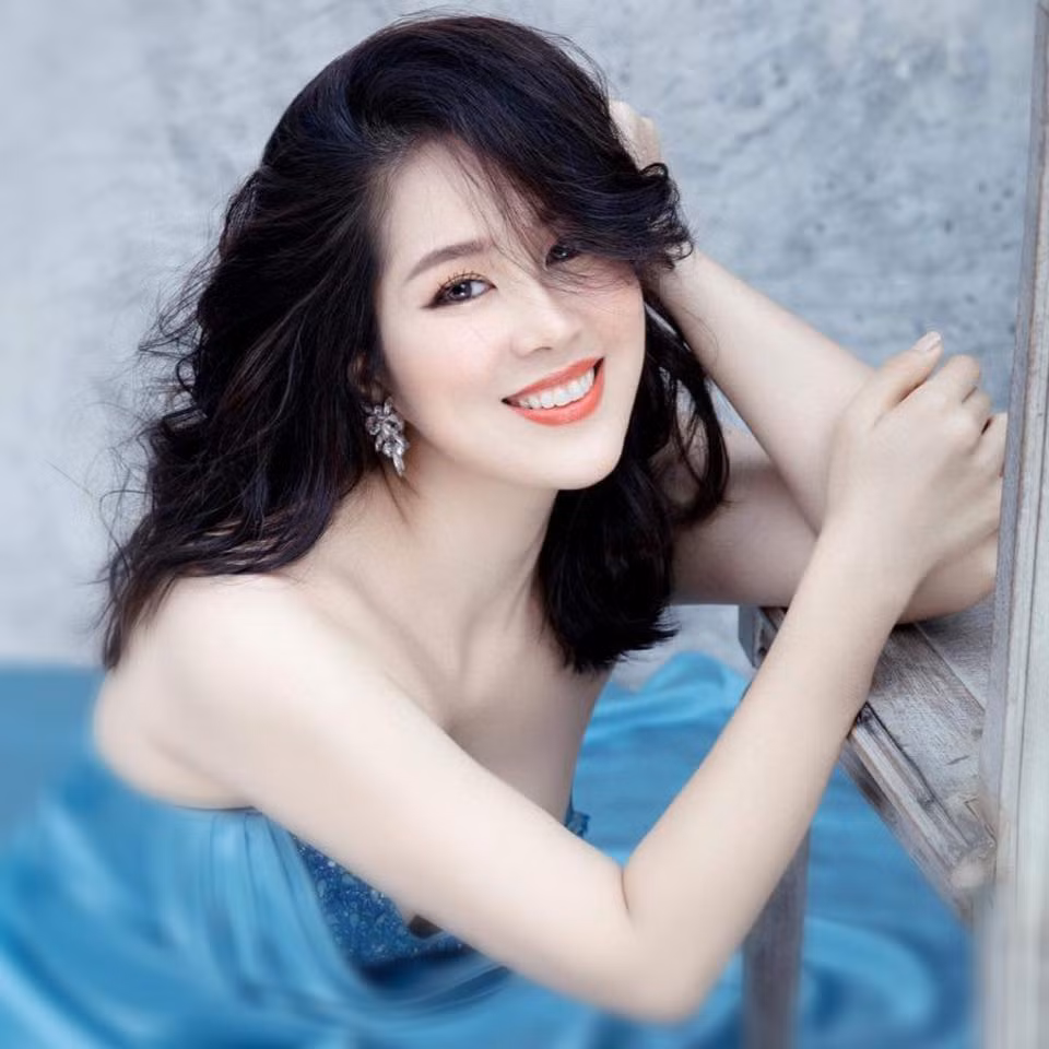 Để lấy lại vóc dáng thon gọn sau khi sinh con, nữ diễn viên thường xuyên chạy bộ, tập gym và áp dụng chế độ ăn uống khoa học.