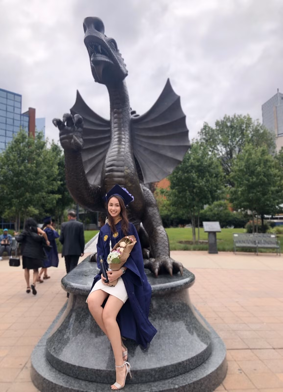 Cô gái sinh năm 1998, quê Hải Phòng giành học bổng du học khi đang học lớp 11 và hiện đã tốt nghiệp Cử nhân tại Đại học Drexel, Hoa Kỳ.