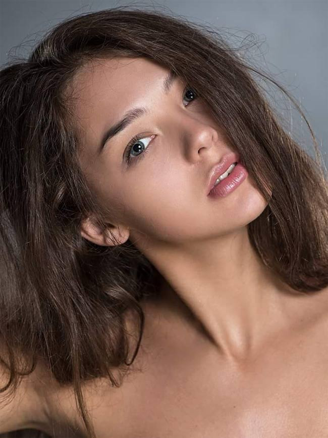 Nét đẹp mê hoặc của bạn gái thủ thành Bùi Tiến Dũng khiến nhiều người phải xuýt xoa.