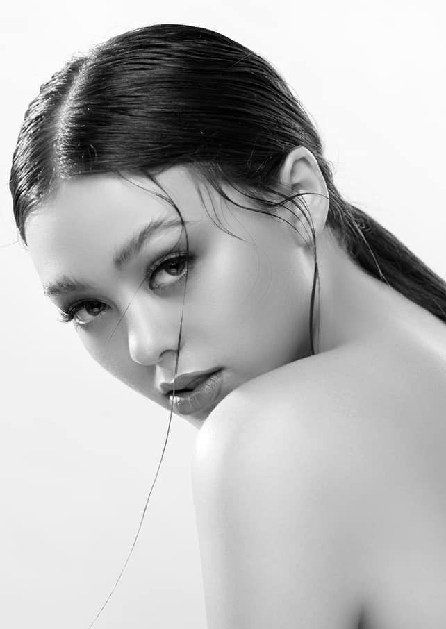 Từ khi công khai quan hệ tình cảm với Bùi Tiến Dũng, Dianka được nhiều người ở Việt Nam biết tới hơn.